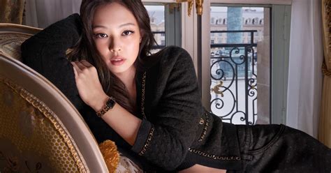 jennie chanel premiere watch|jennie Chanel fashion week.